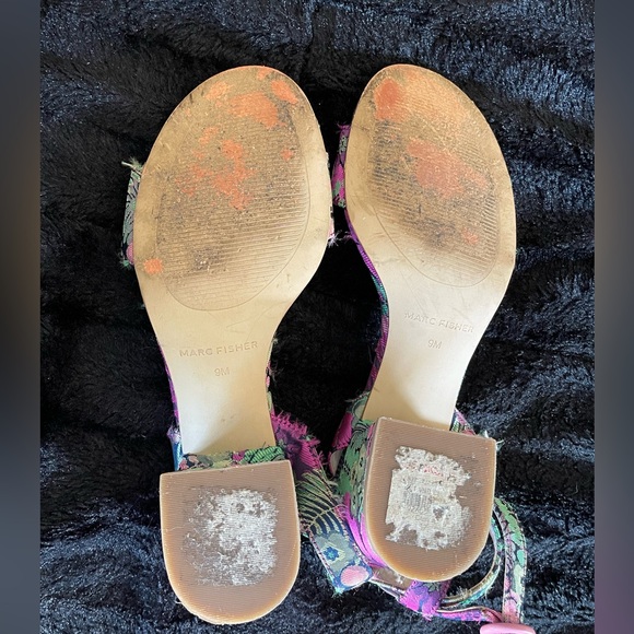Marc Fisher Women's Floral Pink and Purple Sandals. Size 9M - Picture 5 of 6